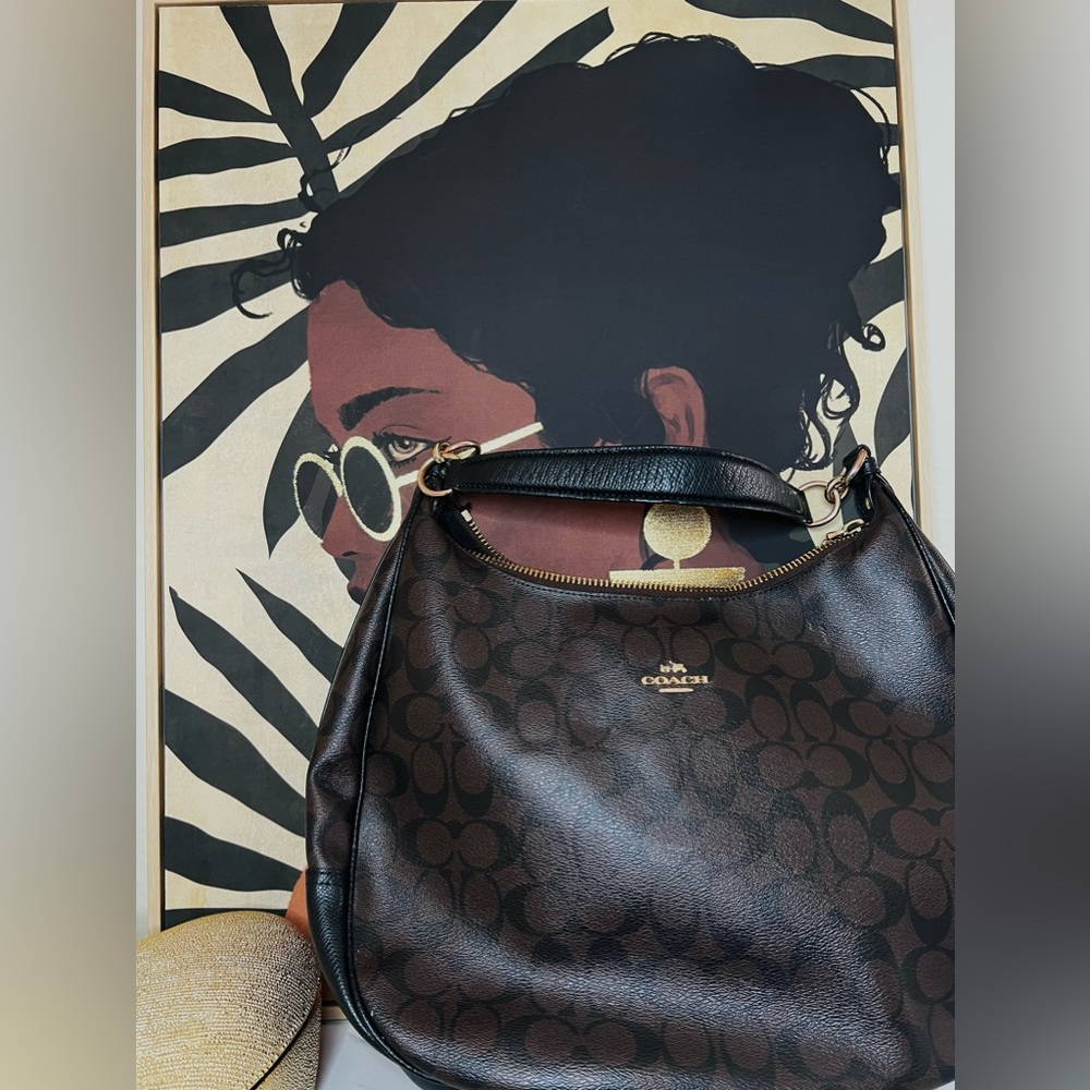 COACH 
Coach Pebble Leather Hallie Shoulder Bag